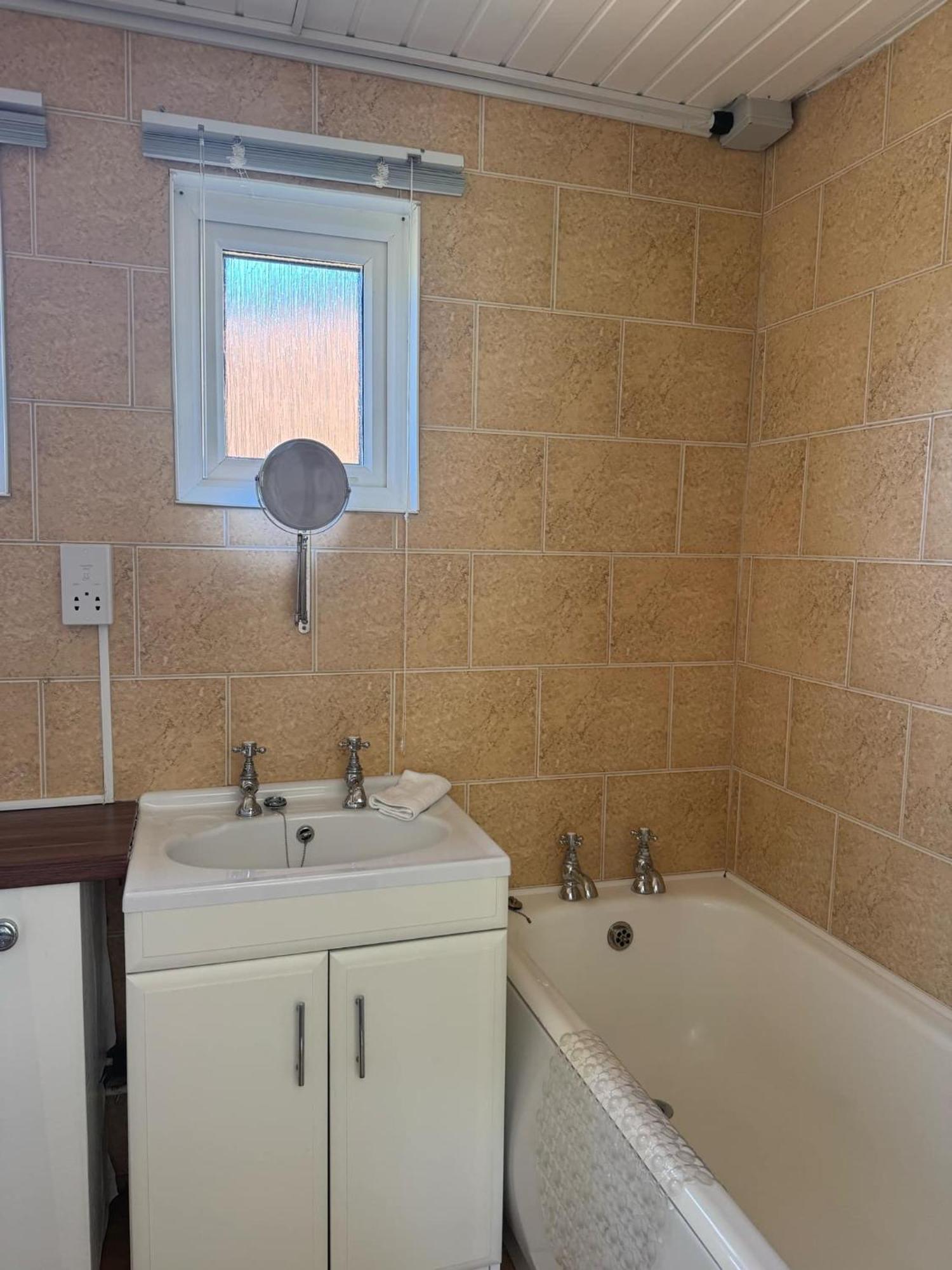 Whispering Creek Hotel New Quay  Ngoại thất bức ảnh